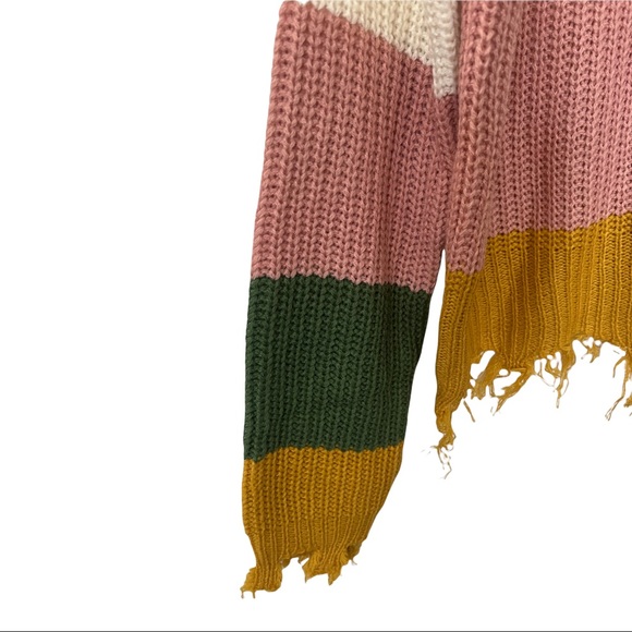 FULL CIRCLE THREADS DISTRESSED FRAYED COLOR BLOCK CROPPED SWEATER NWT - Picture 9 of 16